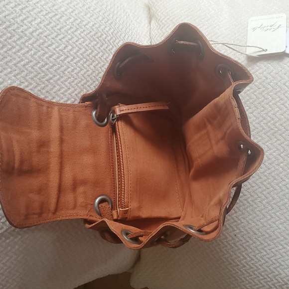 Free People We The Free Comeback Crossbody/Sap - Picture 10 of 16